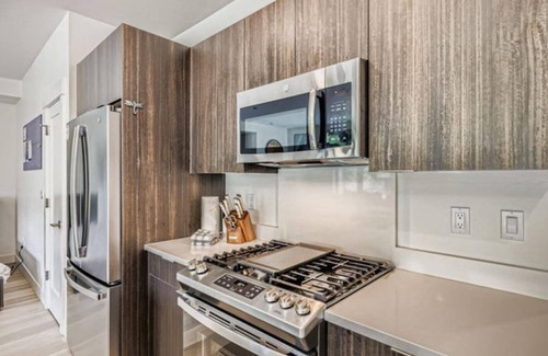 Willow Grove Condo | Sleek New Condo on Blue River. Central to 6 ski resorts. Shopping/Dining/Hiking/Biking Trails, WiFi