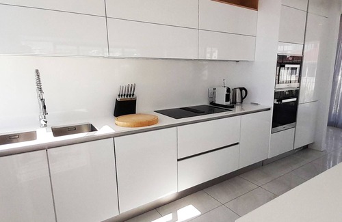 Fresnaye Apartment | Modern Penthouse with Pool, Steps from Cape Town Beaches