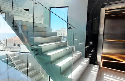 Fresnaye Apartment | Modern Penthouse with Pool, Steps from Cape Town Beaches