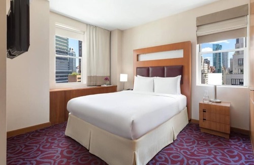 Central Park South Hotel | Sleek Room in Heart of Midtown NYC | Near Grand Central Station | Times Square