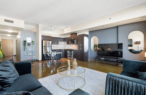 Beltline Apartment | Sleek Suite w View | 1BR, AC near BMO & Stampede