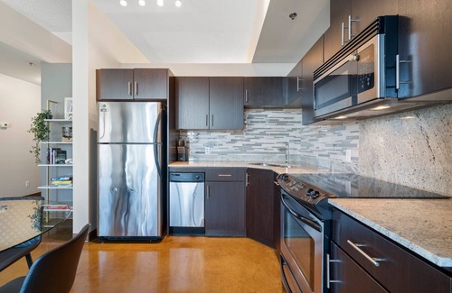Beltline Apartment | Sleek Suite w View | 1BR, AC near BMO & Stampede