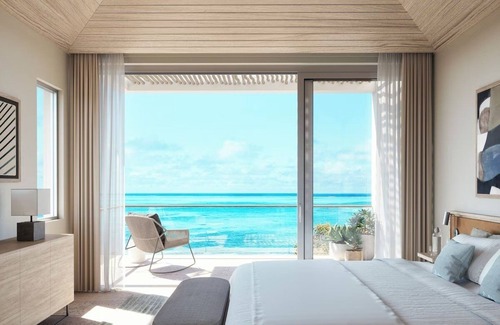 Providenciales Hotel | Sleek Oceanfront Suite Offering Boutique Vibes & Relaxed Luxury