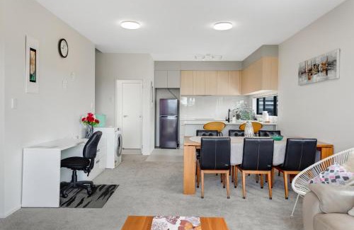 Massey Apartment | Trendy Vista Townhouse with Deck and Family-Friendly Perks