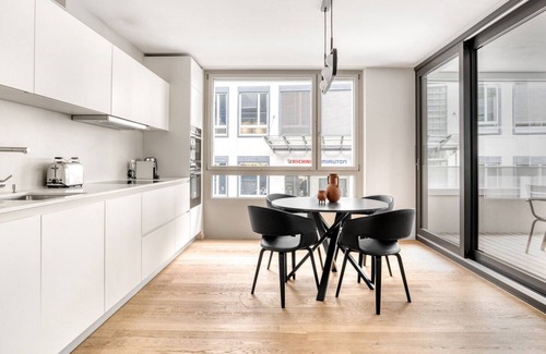 Alt-Wiedikon Apartment | Sleek Wiedikon 3.5 Room w/ Storage & W/D, 2 mins to Market, by Blueground