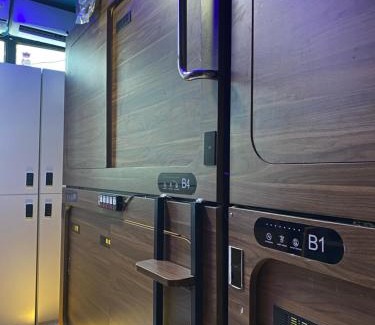 Causeway Bay Hotel | Cozy Stay at Sleep Cubee Hostel for Budget Travelers