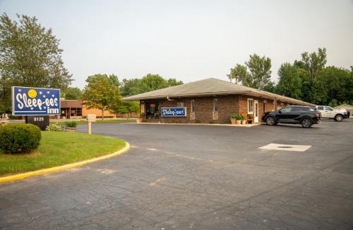 Shields Hotel | Budget-Friendly Stay at Sleep-ees Inn: Pet & Child Friendly