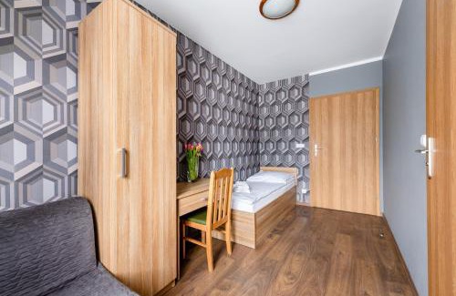 Lubliniec Bed & Breakfast | Budget-Friendly Sleep&Go: Family-Friendly with Breakfast