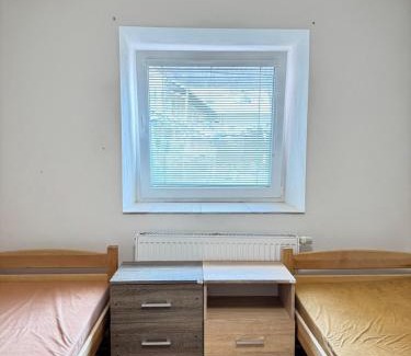 Mala Chuchle Hostel | Sleep & Go Praha 5