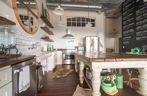 Perry House | Relax in a Unique Barn Stay with Friendly Farm Animals!