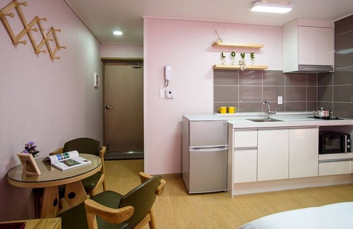 Hallim House | Relax by the Waves: Sleep in the Sea, Kid-Friendly Stay