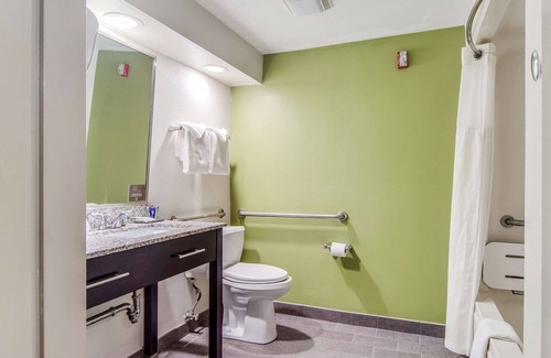 Austintown Hotel | Comfortable Stay at Sleep Inn Austintown with Pool & Dining