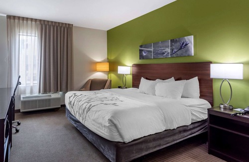 Bowling Green Hotel | Inviting Sleep Inn: Rated 9.2 with Pool & Breakfast