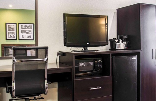 Concord Hotel | Comfortable Stay at Sleep Inn Concord with Pool & Spa
