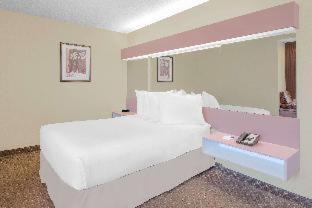 Erie Hotel | Relax at Sleep Inn: Pet-Friendly Comfort with Breakfast