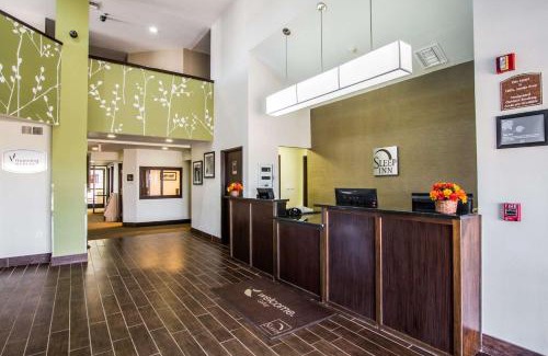 Gallup Hotel | Cozy Sleep Inn Gallup: Pet-Friendly with Ocean Views