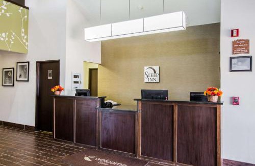 Gallup Hotel | Cozy Sleep Inn Gallup: Pet-Friendly with Ocean Views