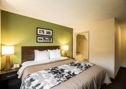 Hickory Hotel | Relax at Sleep Inn: Pet-Friendly with Breakfast & Hot Tub