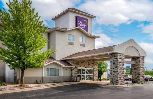 Naperville Hotel | Comfortable Stay at Sleep Inn Naperville with Family Amenities