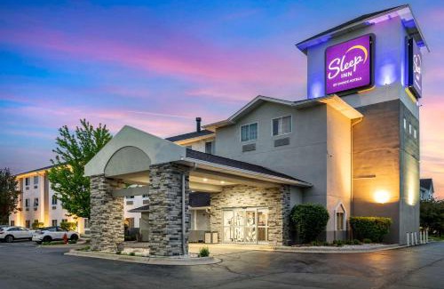 Naperville Hotel | Comfortable Stay at Sleep Inn Naperville with Family Amenities