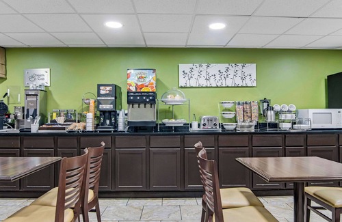 Lansing Hotel | Comfortable Stay at Sleep Inn near I-80 and I-94