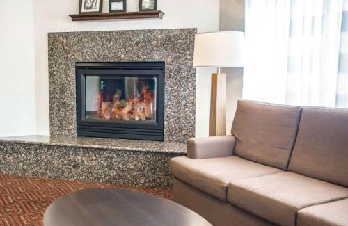 O'Fallon Hotel | Convenient Sleep Inn O'Fallon with Pool & Pet-Friendly Options