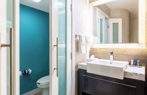 Orange Beach Hotel | Relaxing Stay at Sleep Inn On The Beach with Pool & Spa
