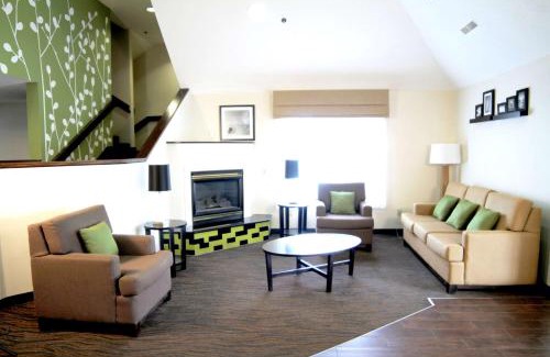 Sandusky Hotel | Family-Friendly Retreat at Sleep Inn Sandusky with Pool