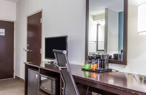 Lafayette Hotel | Cozy Sleep Inn Scott/Lafayette West with Pool & Spa Access