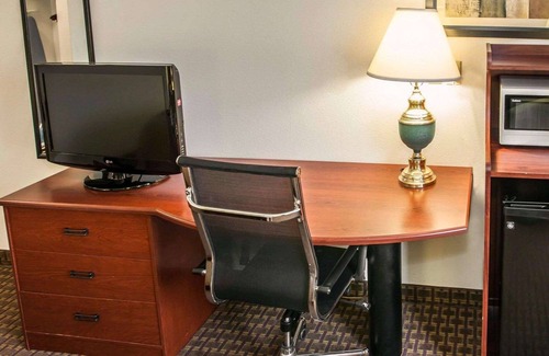 South Bend Hotel | Comfortable Stay at Sleep Inn South Bend Airport with Pool
