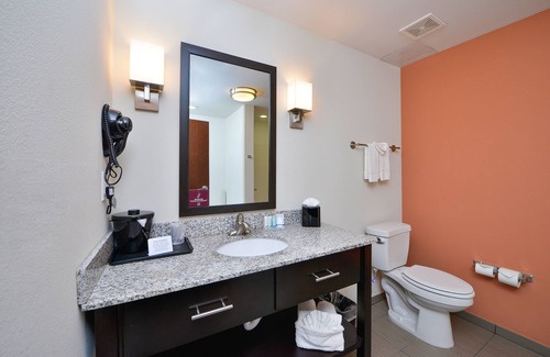 Austin Hotel | Inviting Sleep Inn & Suites Austin Northeast with Pool & Spa