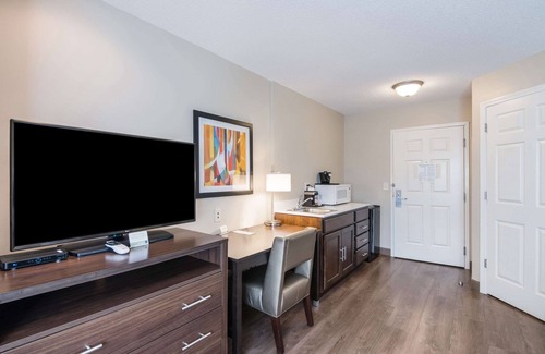 Columbus Hotel | Ideal Stay at Sleep Inn & Suites Columbus by Fort Moore
