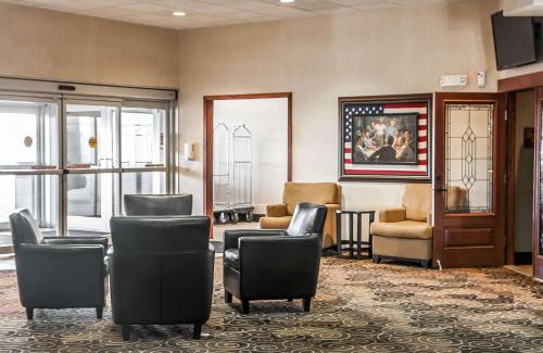 Minot Hotel | Exciting Stay at Sleep Inn & Suites with Water Park Access