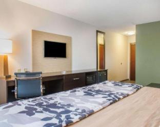 De Funiak Springs Hotel | Pet-Friendly Sleep Inn & Suites in Defuniak Springs