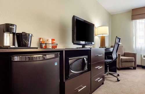 Fargo Hotel | Convenient Sleep Inn & Suites Fargo Medical Center Stay