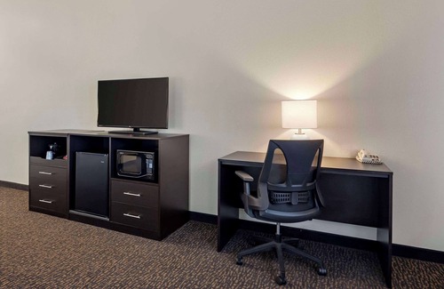 Huntsville Hotel | Premier Stay at Sleep Inn & Suites near U.S. Space Center