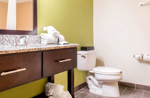 Metairie Hotel | Welcoming Sleep Inn & Suites Metairie with Great Amenities