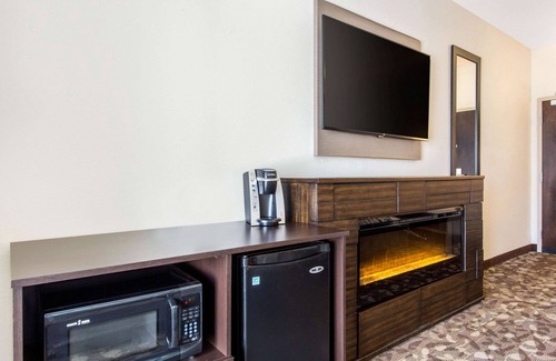 Town of Wawayanda Hotel | Discover Sleep Inn & Suites Middletown - Goshen with Pool