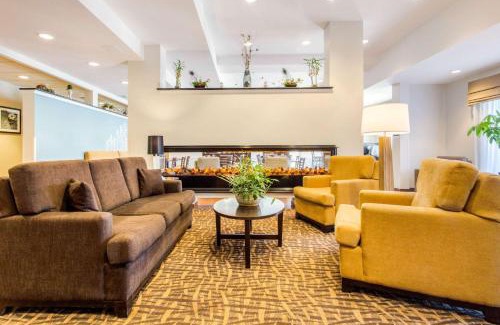 Town of Wawayanda Hotel | Relax at Sleep Inn & Suites Middletown - Family-Friendly Stay