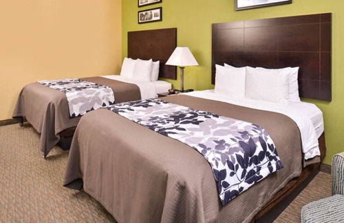 Greater Heights Hotel | Convenient Sleep Inn & Suites Near Downtown North