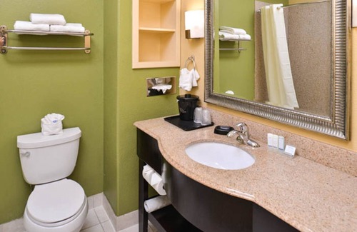 Greater Heights Hotel | Convenient Sleep Inn & Suites Near Downtown North