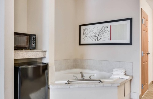 Gettysburg Hotel | Discover Sleep Inn & Suites: Family-Friendly with Pool