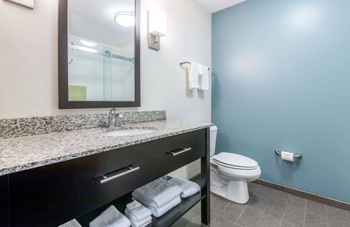 West Des Moines Hotel | Premium Sleep Inn & Suites West Des Moines with Pool Access