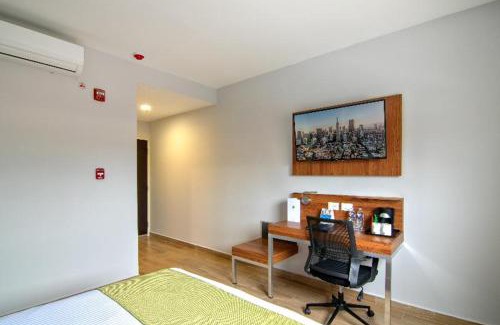 La Joya Hotel | Family-Friendly Sleep Inn Tijuana with Breakfast Included