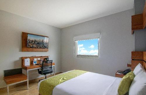 La Joya Hotel | Family-Friendly Sleep Inn Tijuana with Breakfast Included