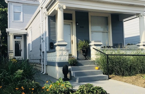 Schnitzelburg House | Experience Comfort in King-Size Beds in Germantown