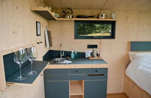Steinbergkirche House | Discover Sleep Space 01: Family-Friendly Green Retreat