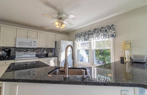 Niantic House | Relax by the Waves: Oceanfront Retreat with Sunset Views