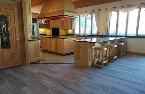 Grantsdale Cabin | Relax at Sleeping Child Hot Springs: Private Guest Retreat