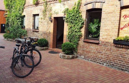 Lauta House | Experience Cozy Nights in Hay Beds at Ferienhof Sarodnick